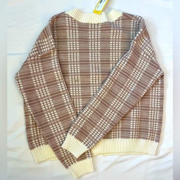 The Boxy Cardigan - Picture 3 of 3